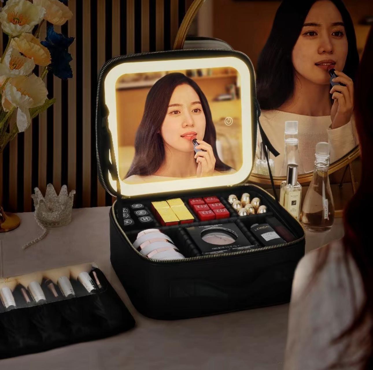 Beauty LED Travel Makeup Bag with Adjustable Dividers